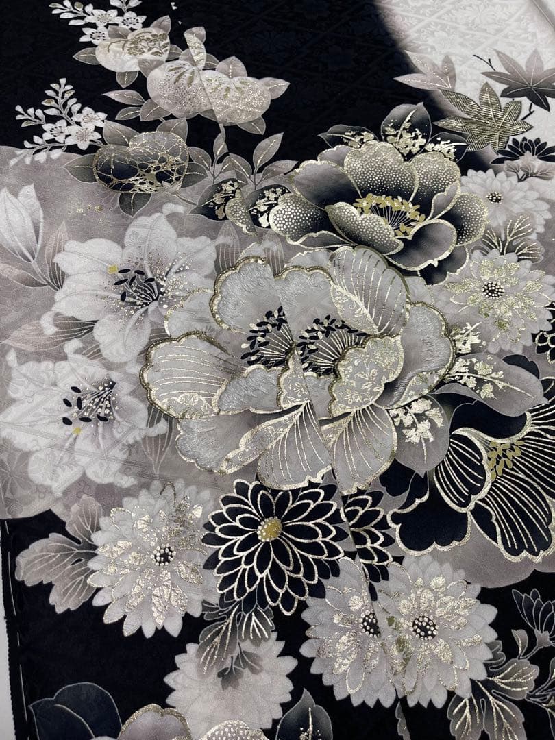 クール系モノトーンコーデ 振袖＋帯揚げ＋帯締め【白金彩刺繍振袖◆吉祥花】