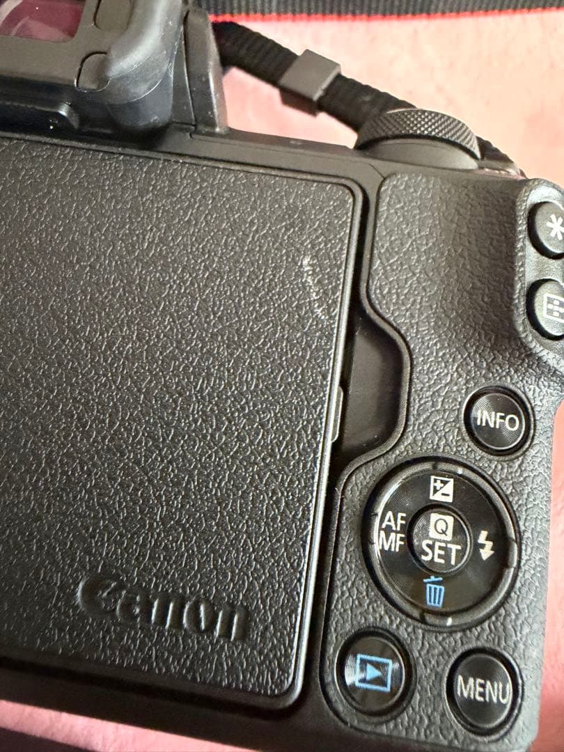 Canon EOS Kiss M ミラーレスカメラセット