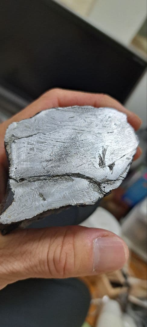 【金運】アルタイ隕石　大型隕石 鉄隕石　外皮付き隕石　原石　重さ887ｇ