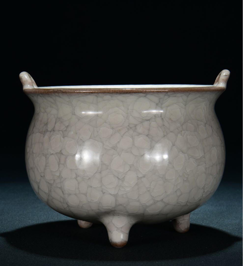 旧蔵　宋・官窑　青白釉 三足炉