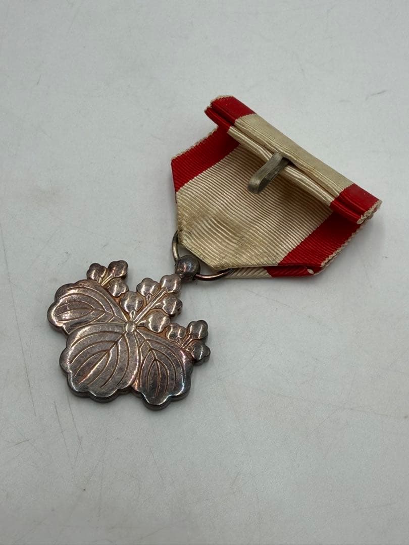 勲章 勲八等白色桐葉章