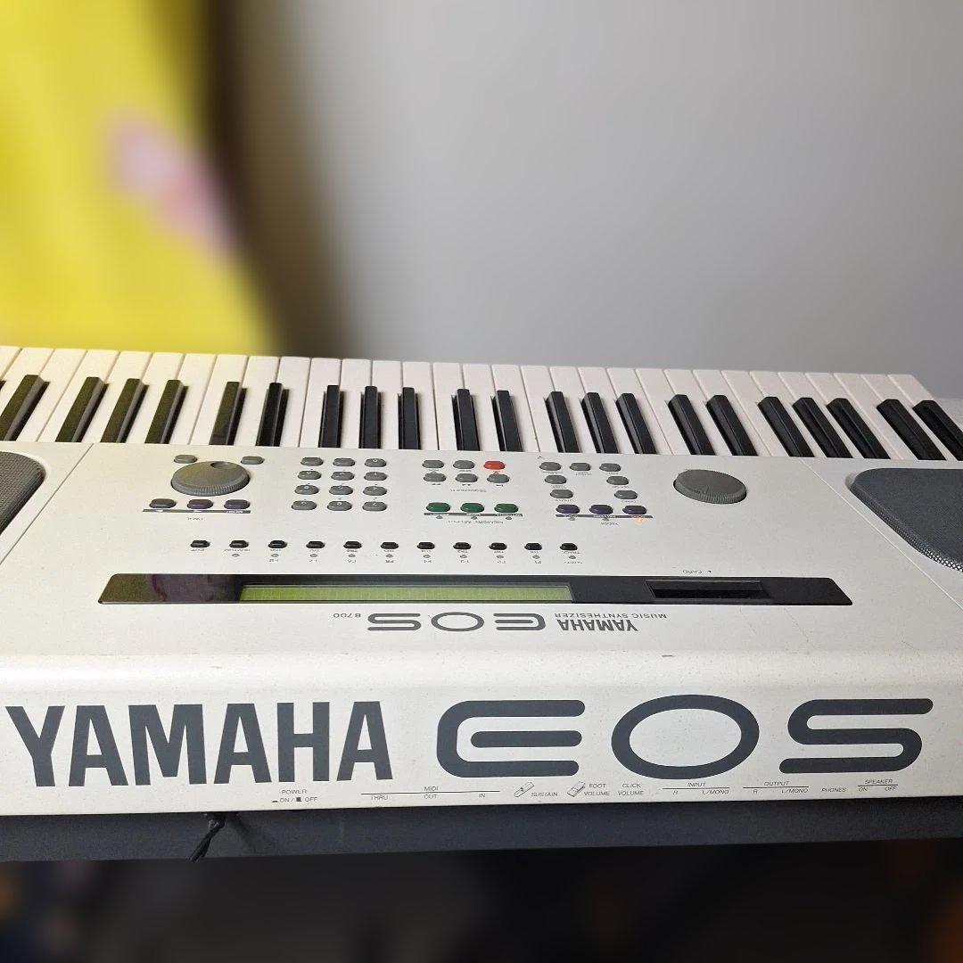 YAMAHA　 EOS B700 シンセサイザー