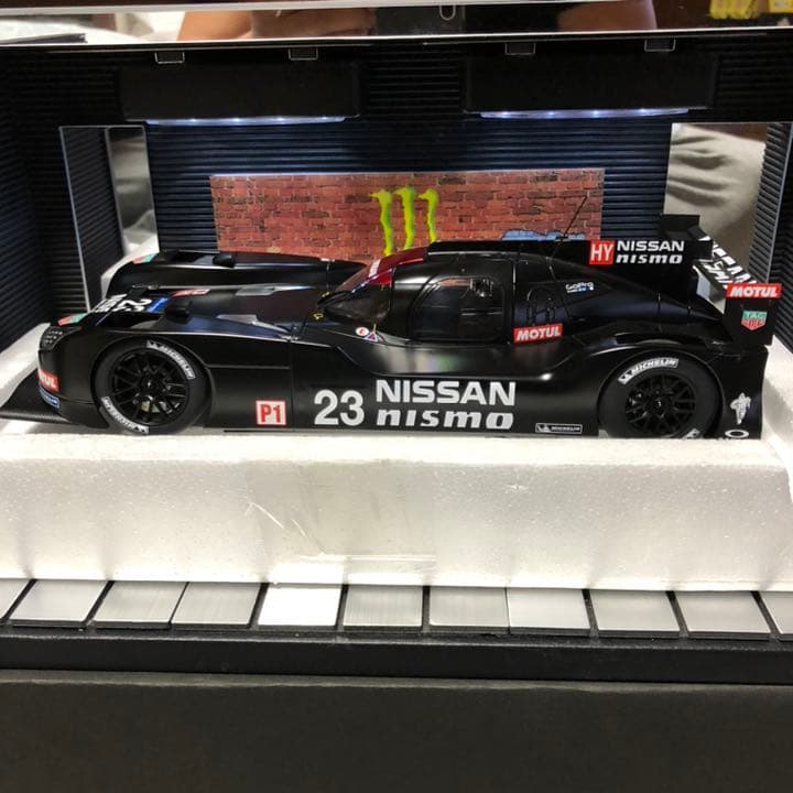 オートアート1/18　NISSAN GT-R LM NISMO