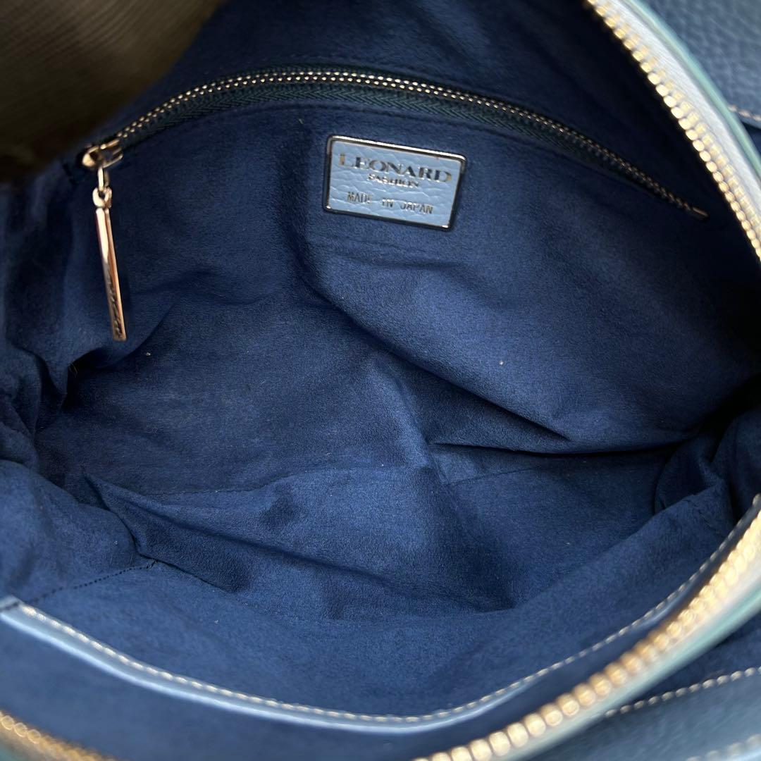 極美品　レオナール　ショルダーバッグ　2way　レザー　水色　ロゴ　斜め掛け◎