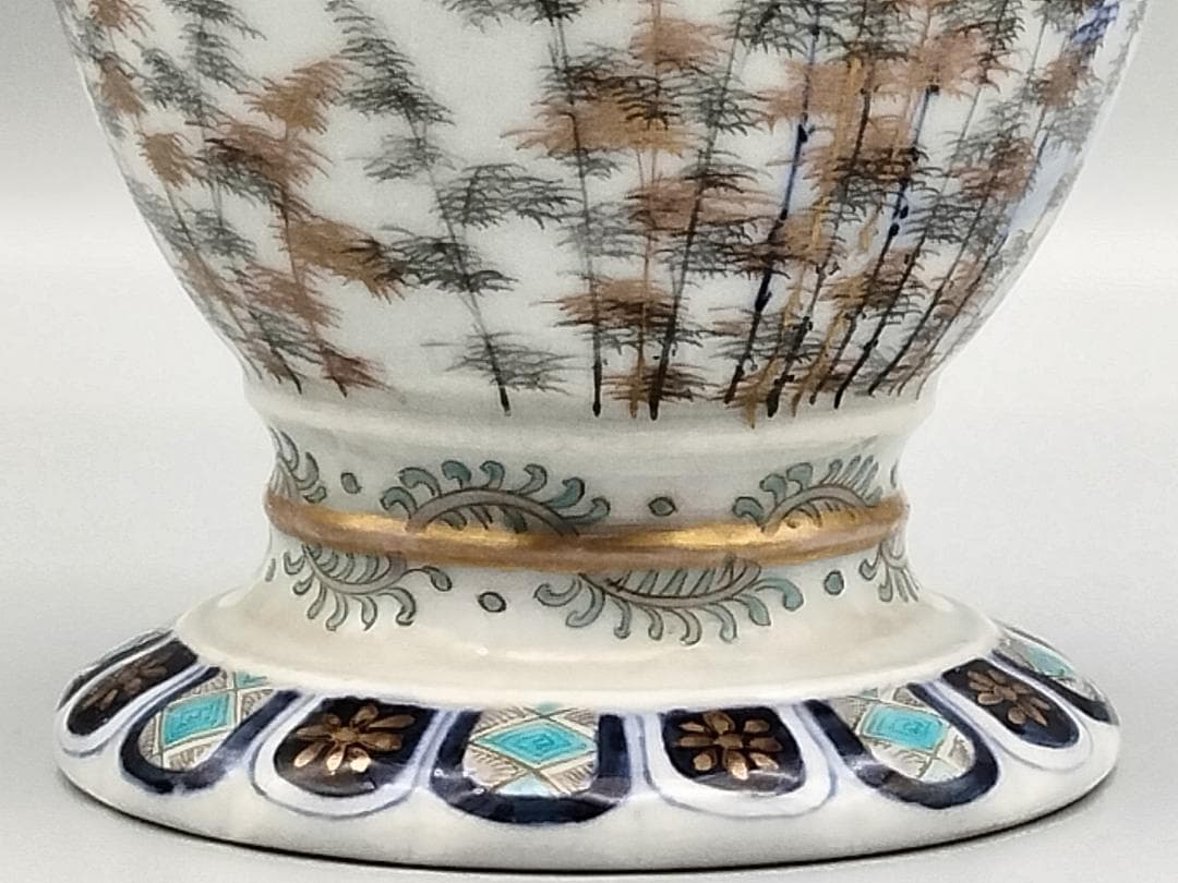 香蘭社明治期 色絵 金彩 輪花 竹林鮎文 花瓶