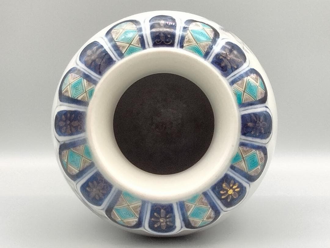 香蘭社明治期 色絵 金彩 輪花 竹林鮎文 花瓶