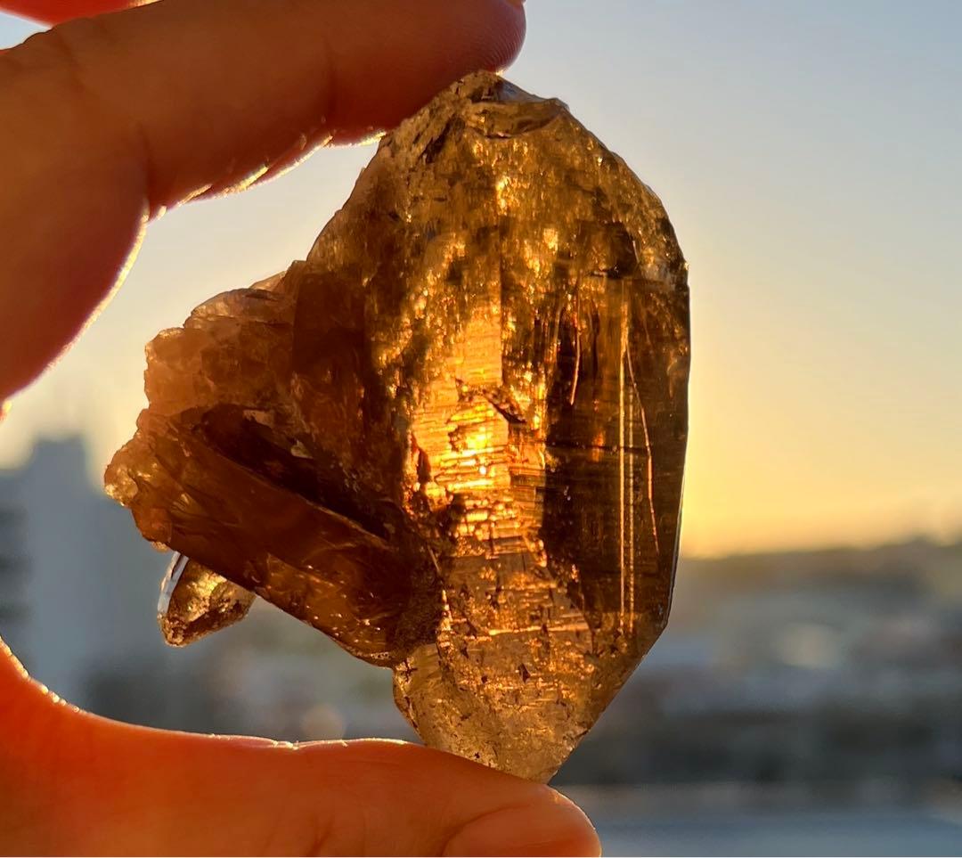 ヒマラヤ ネパール ガウリシャンカール産 スモーキークォーツ 原石　100g