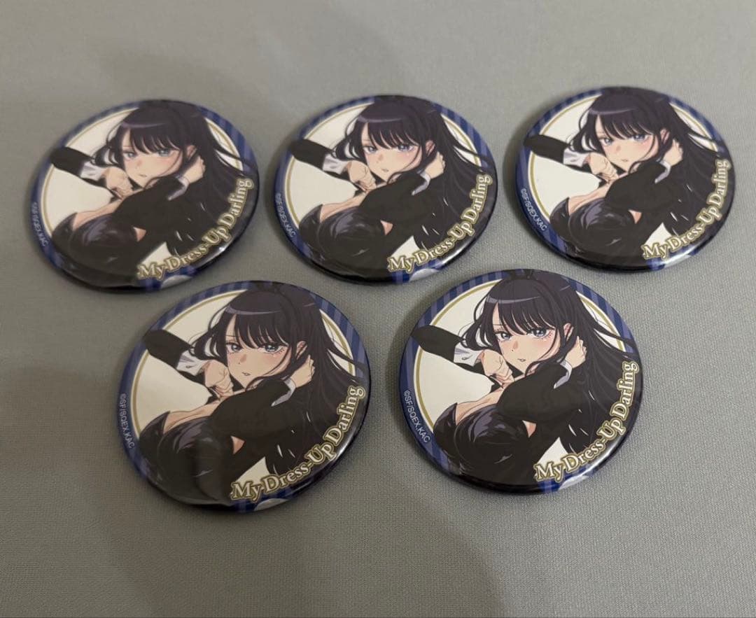 即購入可 その着せ替え人形は恋をする カフェ 十六夜ありさ 缶バッジ 5個