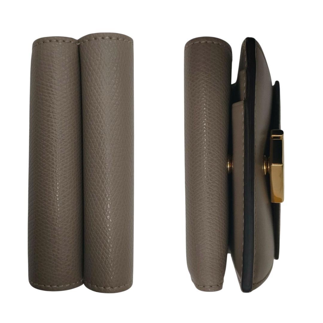 フェンディ　三つ折り財布　FFダイヤモンドウォレット　グレー　グレージュ