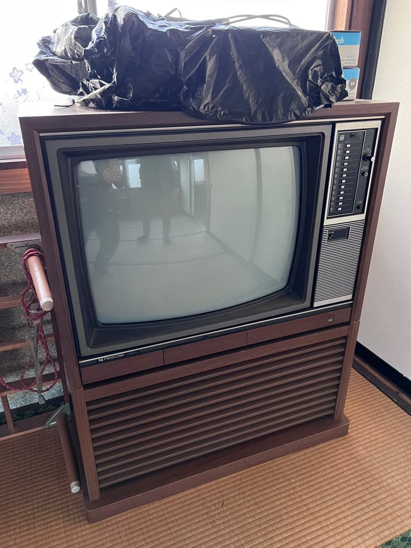 ブラウン管テレビ　昭和レトロ　大型画面　Pana color