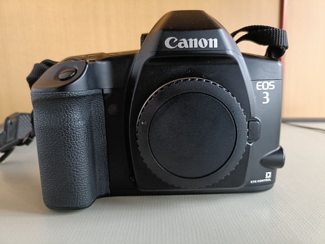 Canon EOS 3 フィルムカメラ
