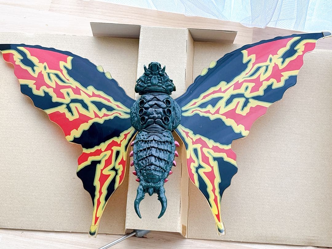 「ゴジラＶＳモスラ」リアル彩色フィギュア・バトラ