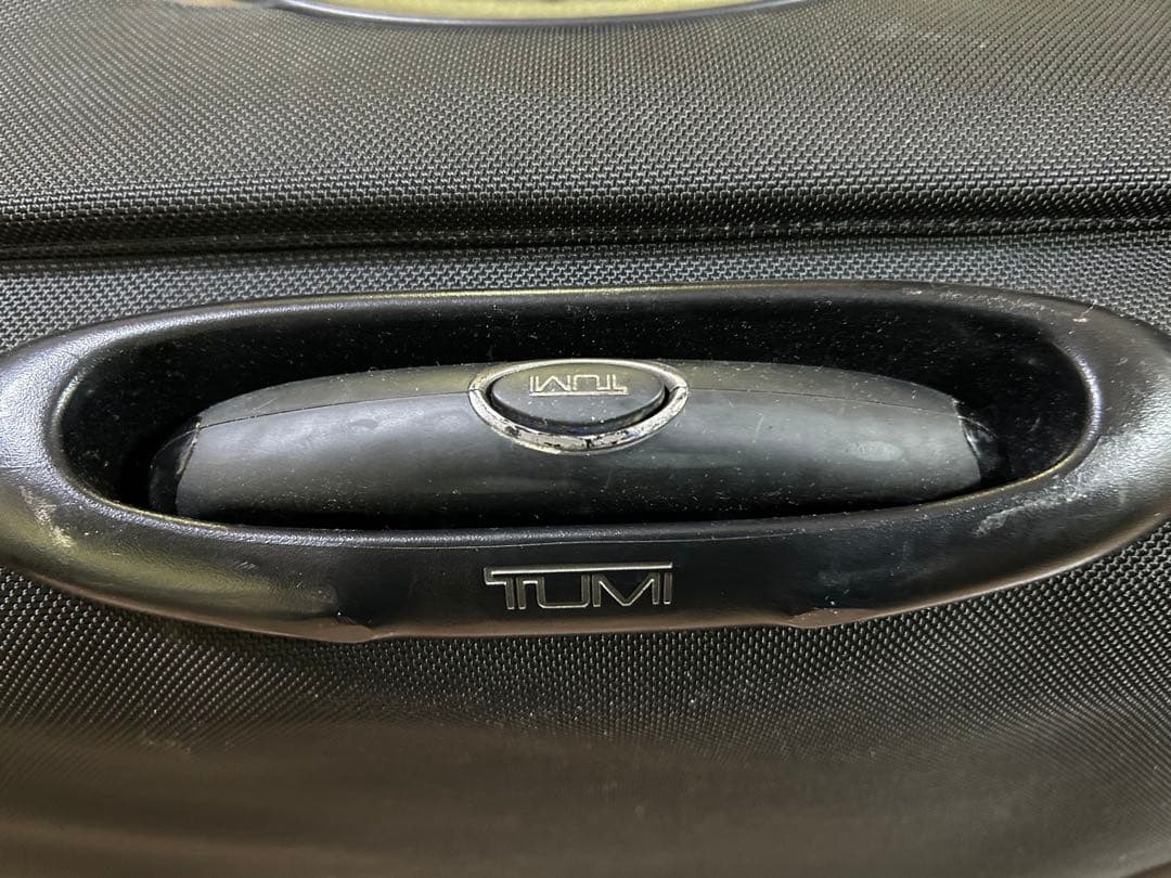 (週末セール)TUMIガーメント ブラックキャリーケース
