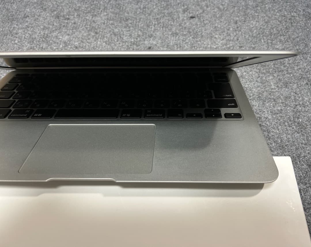 MacBook Air i7 8Gb 11インチ 新品1TbSSD 傷無し極上品