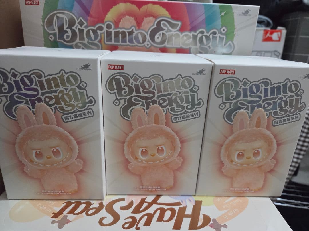 正規品・未開封　Labubu Big into Energy　３箱