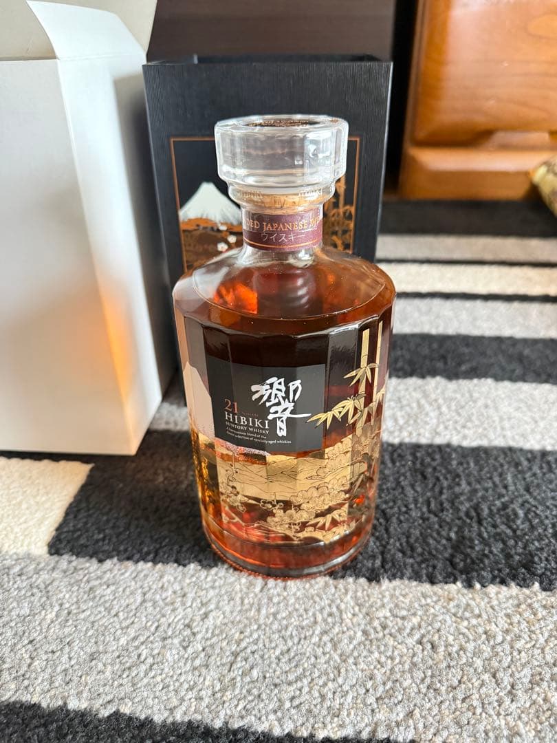 Hibiki 21年 ウイスキー クリスタルボトル