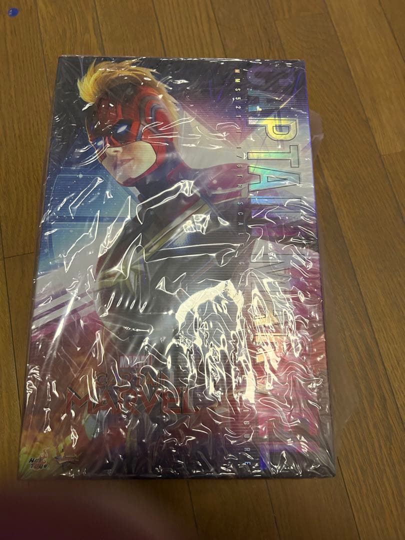 キャプテン・マーベル フィギュア　ホットトイズ