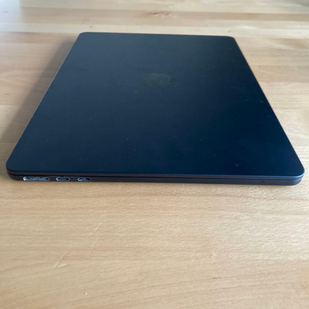 MacBook Air M2 13.6インチ　ミッドナイトブルー