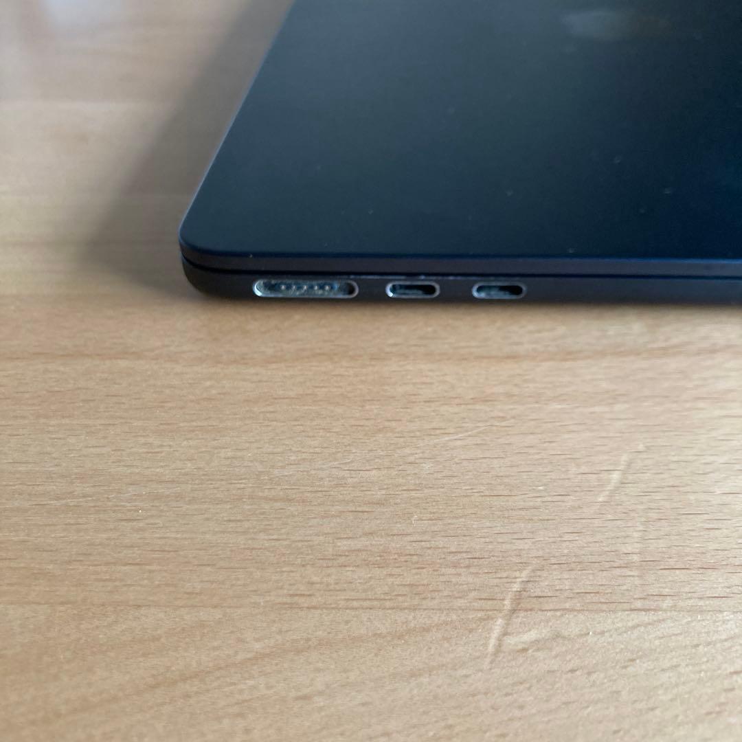 MacBook Air M2 13.6インチ　ミッドナイトブルー
