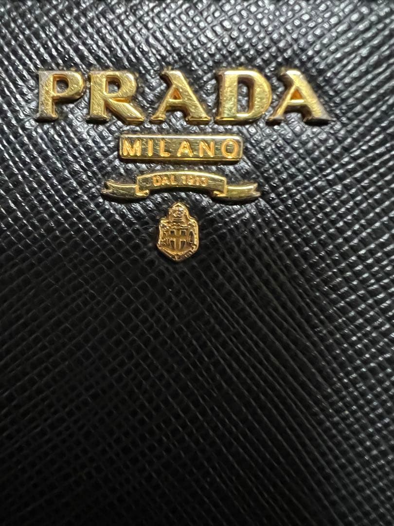 PRADA サフィアーノ二つ折り財布 ブラック