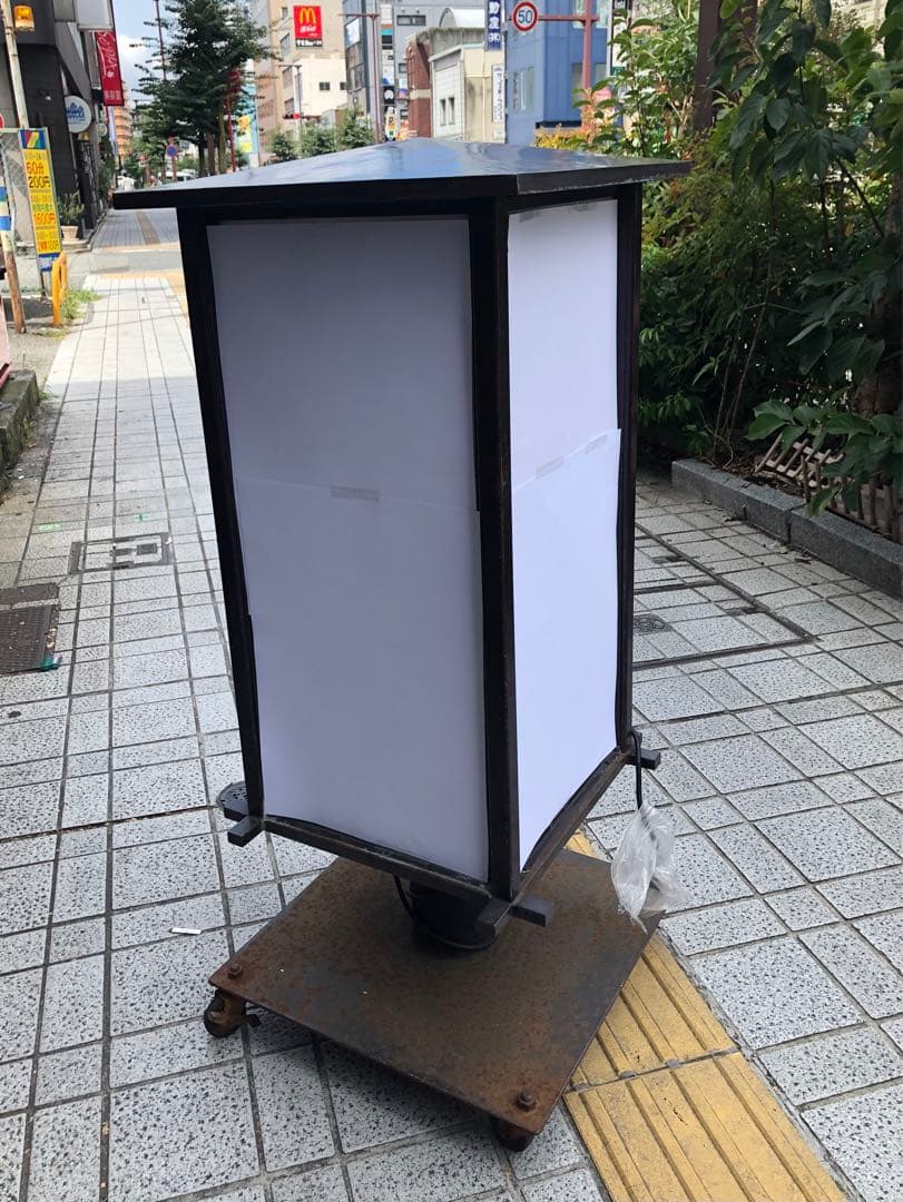 看板 希少　店舗用 店頭鉄製置物　業務用 電飾 4面スタンド キャスターつき