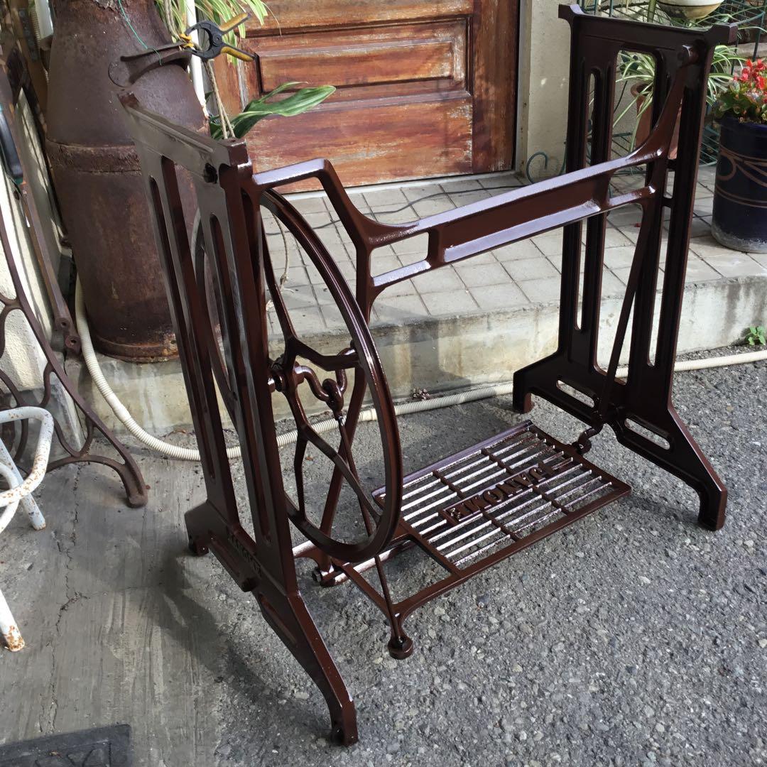 JACK　ジャノメ職業用足踏みミシン鉄脚　大型　 テーブルに！
