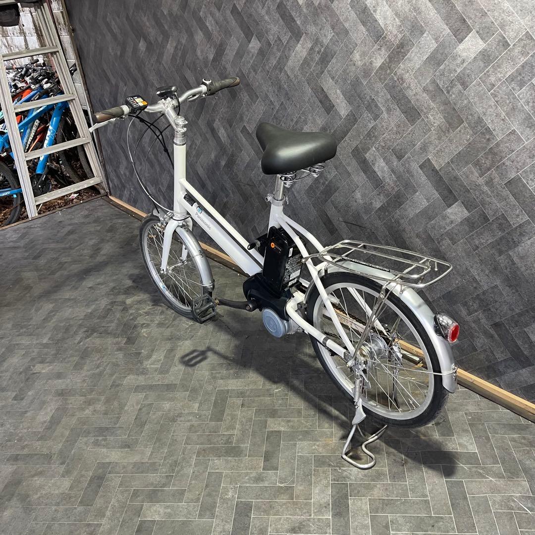 シルバー 電動アシスト自転車 シティタイプ