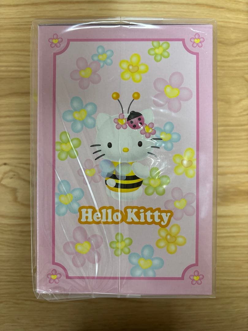 ハローキティ 45th アニバーサリー　メモリアルドール　ハチ