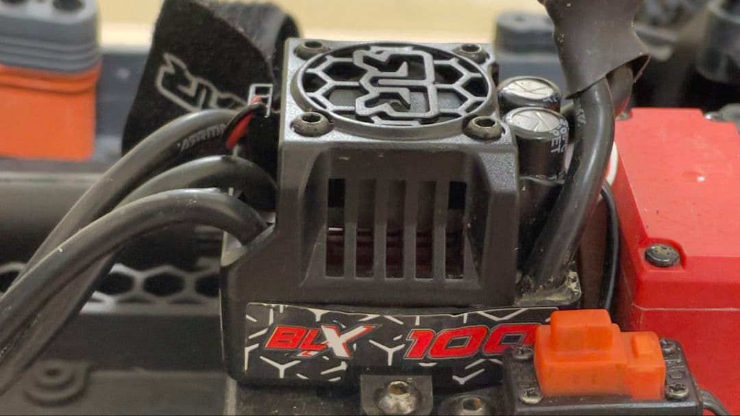 arrma タイフーン ブラシレスバギー フルセット
