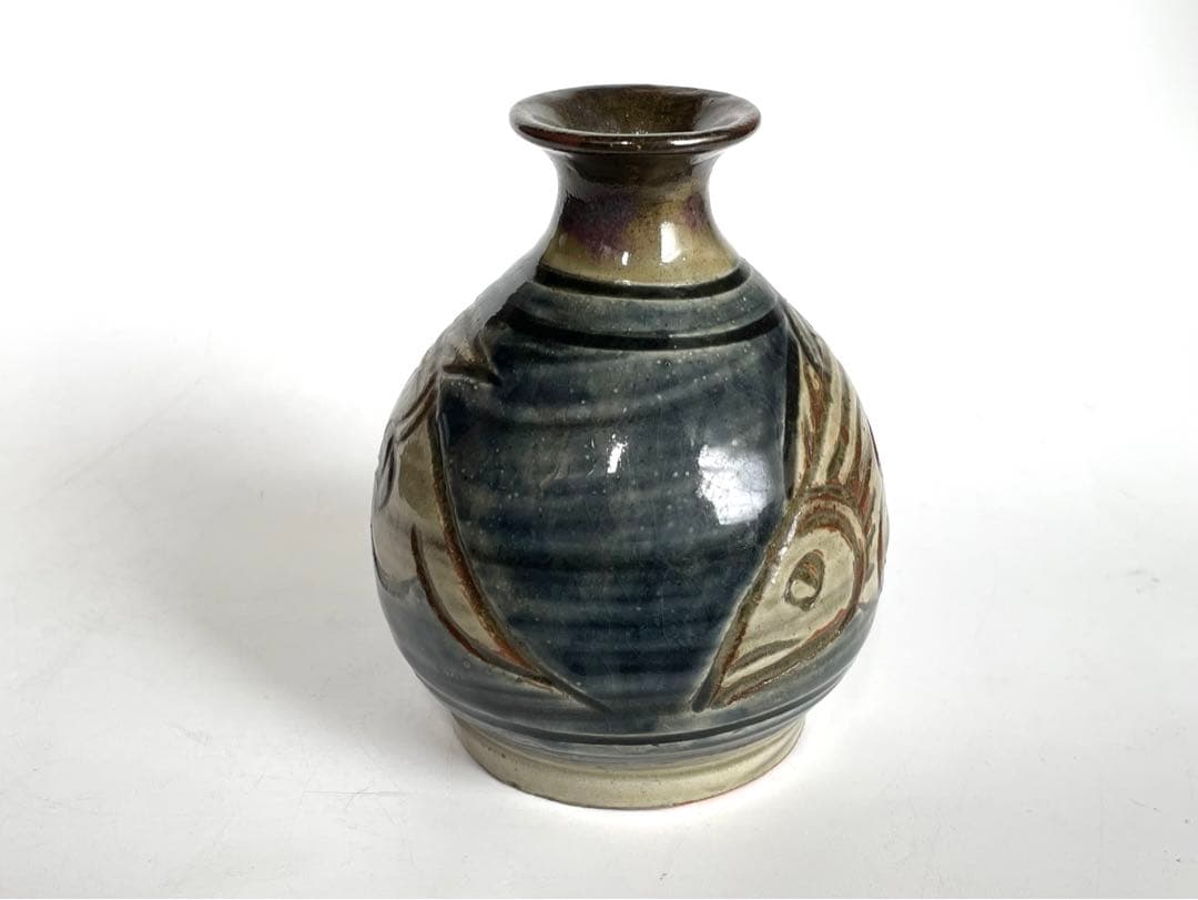 人間国宝　陶芸家　金城次郎　徳利　魚文様　沖縄　やちむん　酒器　共箱　宮城須美子