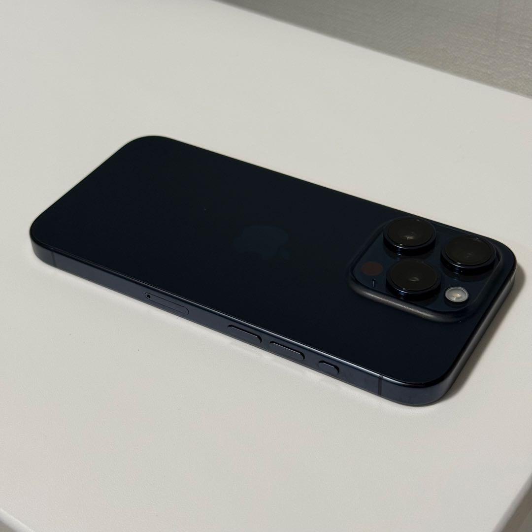 Apple iPhone 15 Pro ブルーチタニウム