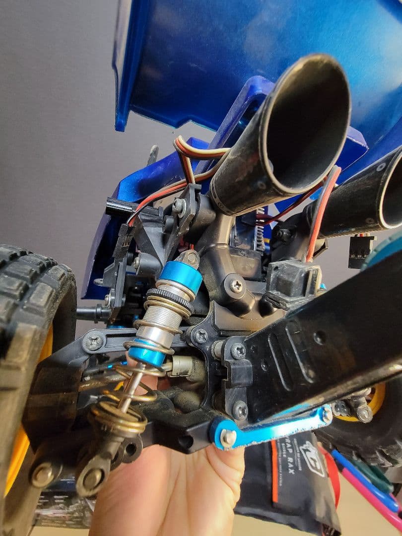 フィギュア付きオフロードRCカー