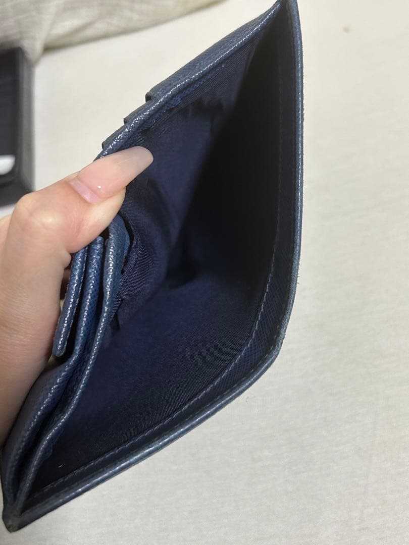 PRADA 二つ折り財布 サファイアーノ