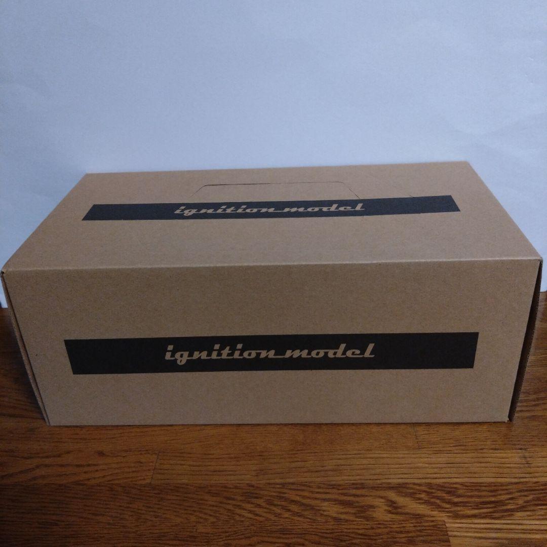 1/18 イグニッションモデル　トヨタ　クラウン（220）3.5L