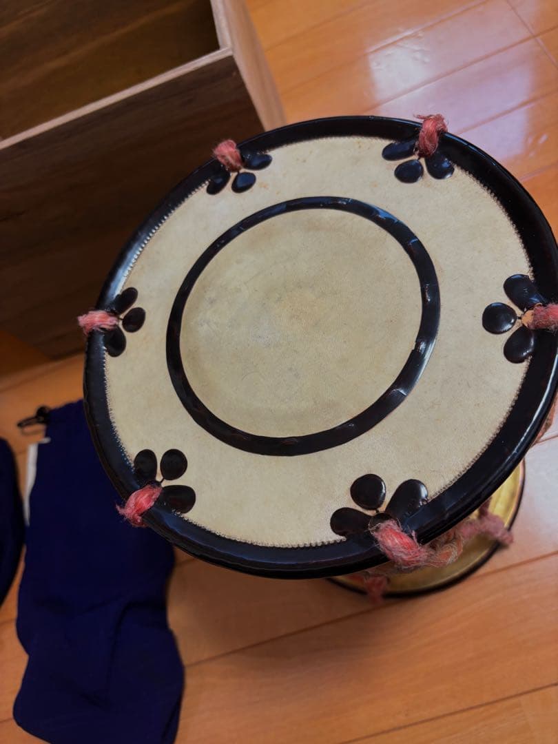 小鼓　革　胴　歌舞伎　狂言　囃子　伝統