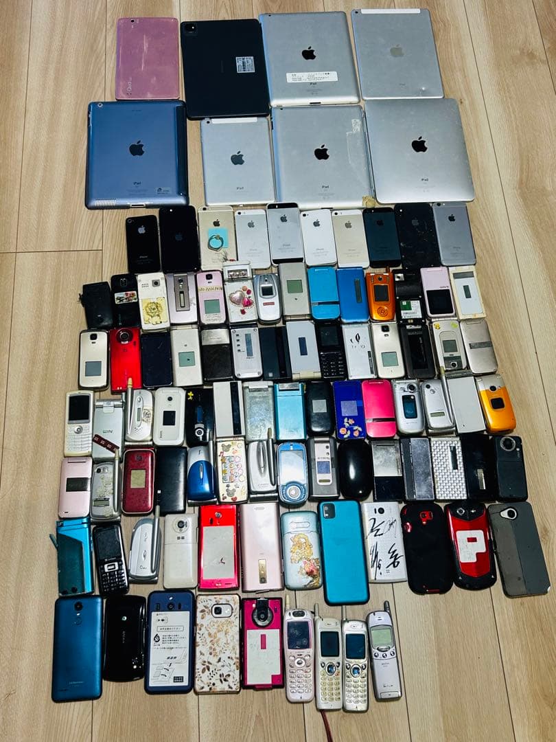 タブレット8台、iPhone10台、携帯73台、アンドロイド13台　ジャンク品