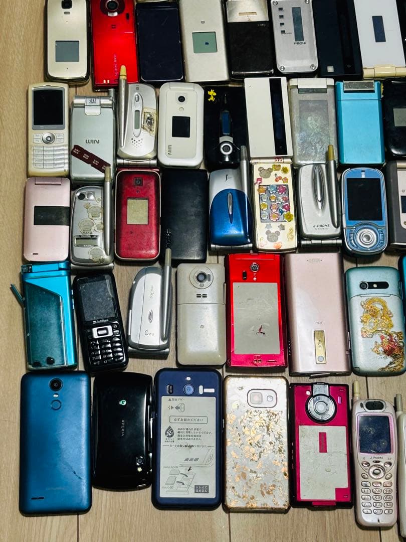 タブレット8台、iPhone10台、携帯73台、アンドロイド13台　ジャンク品
