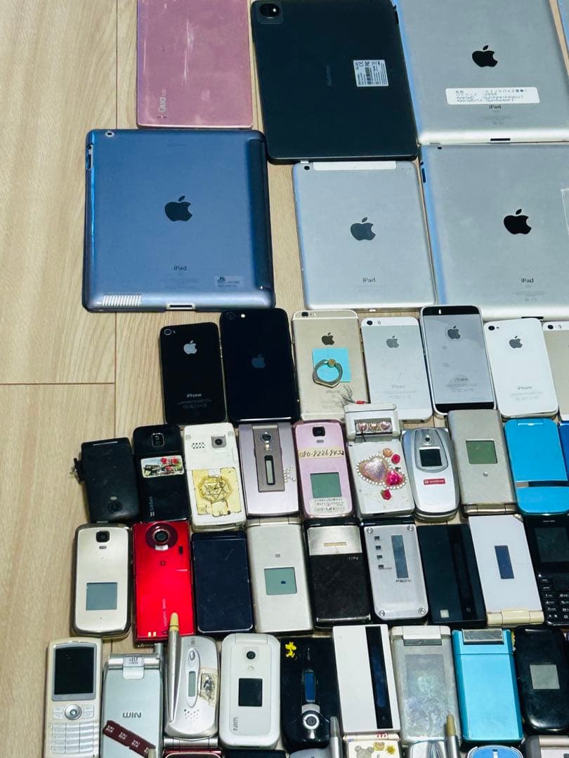タブレット8台、iPhone10台、携帯73台、アンドロイド13台　ジャンク品