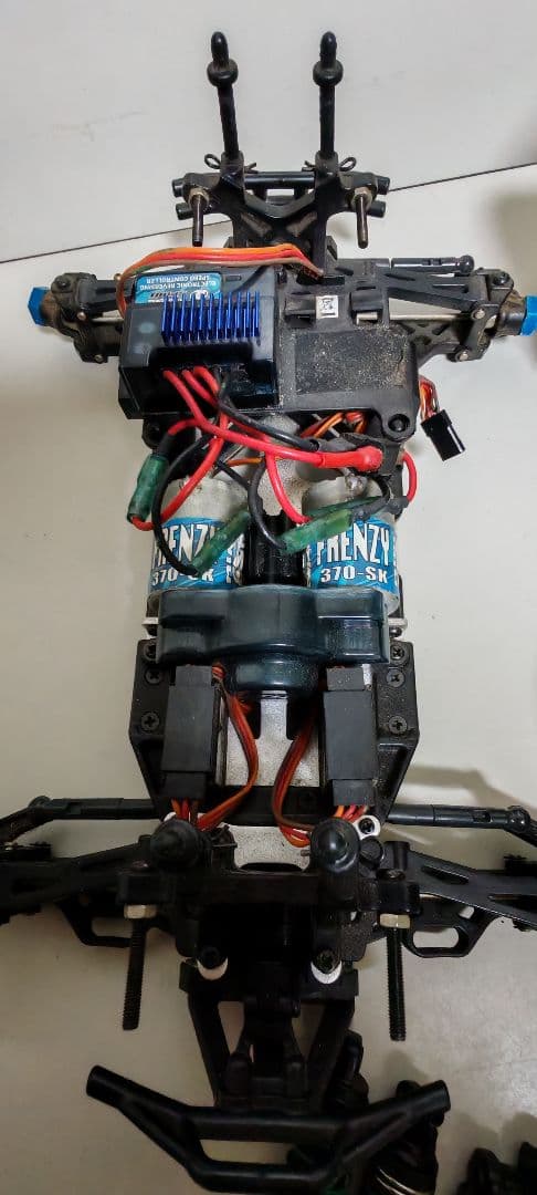 ☆team Losi／ミニＬＳＴ☆１／１８盆栽に☆部品取り２台セット✨