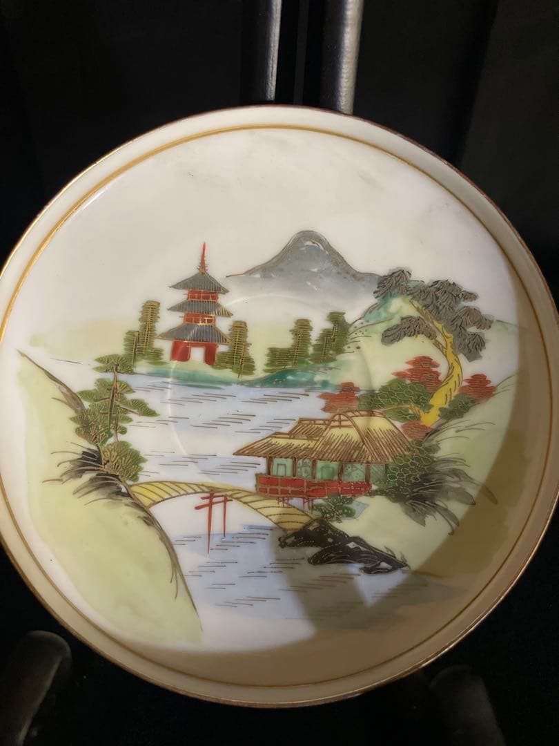 九谷焼コーヒーカップ　明治時代輸出品　手書き風景画　細密画　金彩　金蘭手