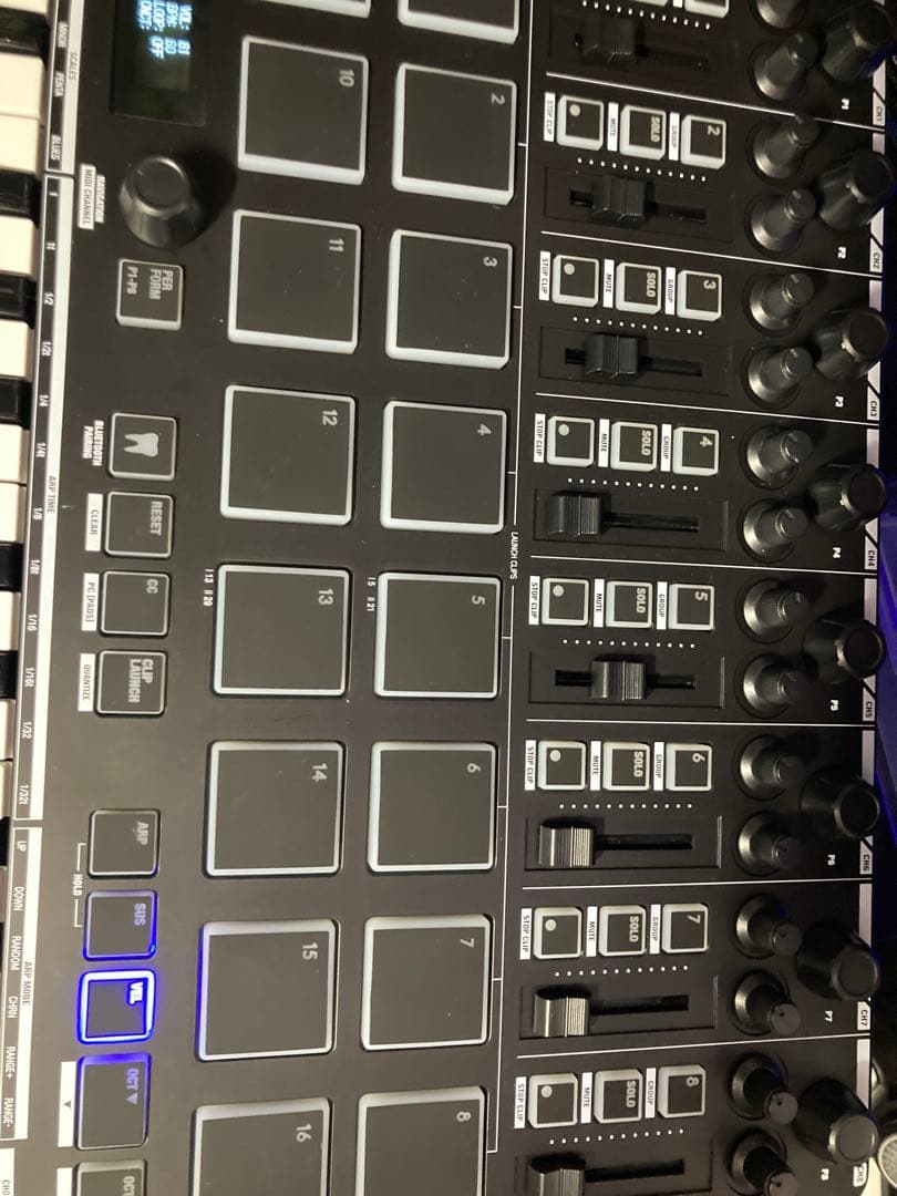 KEYPAD PRO MIDIコントローラー