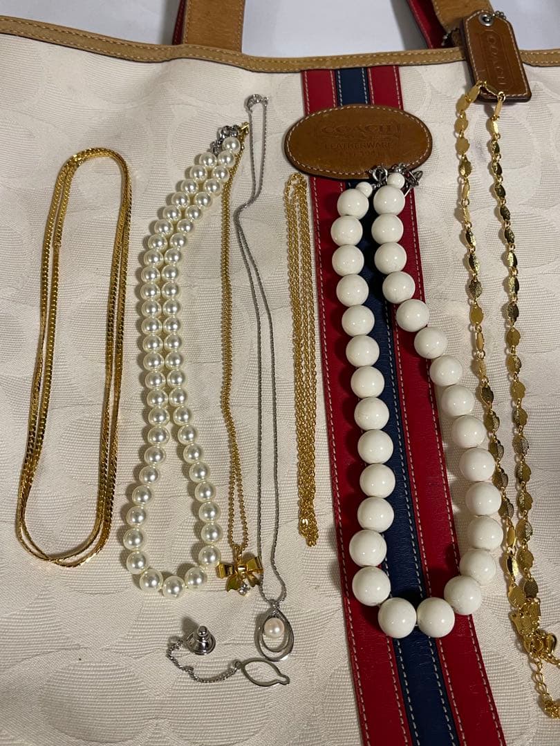 アクセサリー遺品整理生前整理 指輪　 ネックレス・コーチ・バッグ、純金箔.