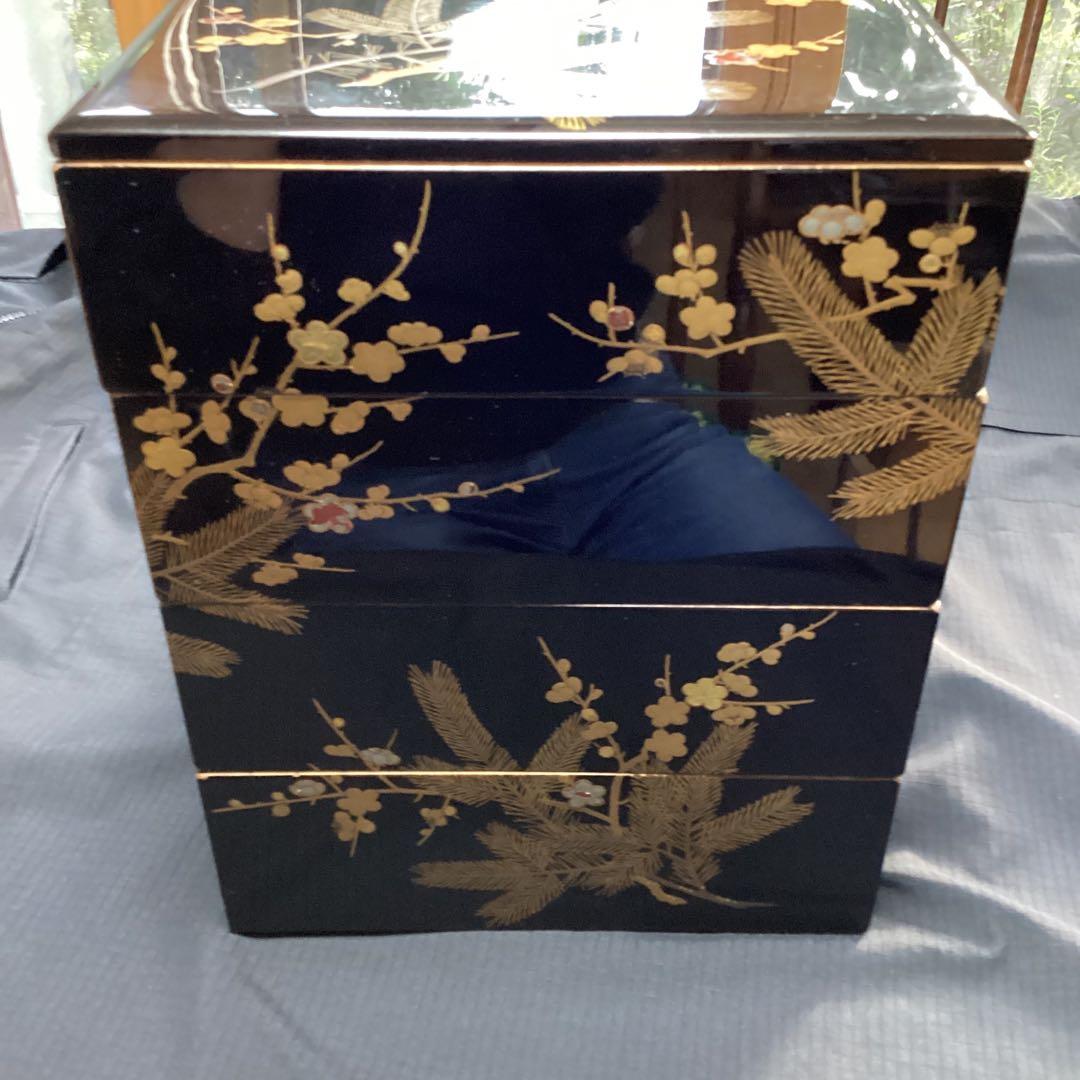 k2f-4 黒色重箱 4段 金箔装飾　漆器　年代物　松竹梅　縁起物