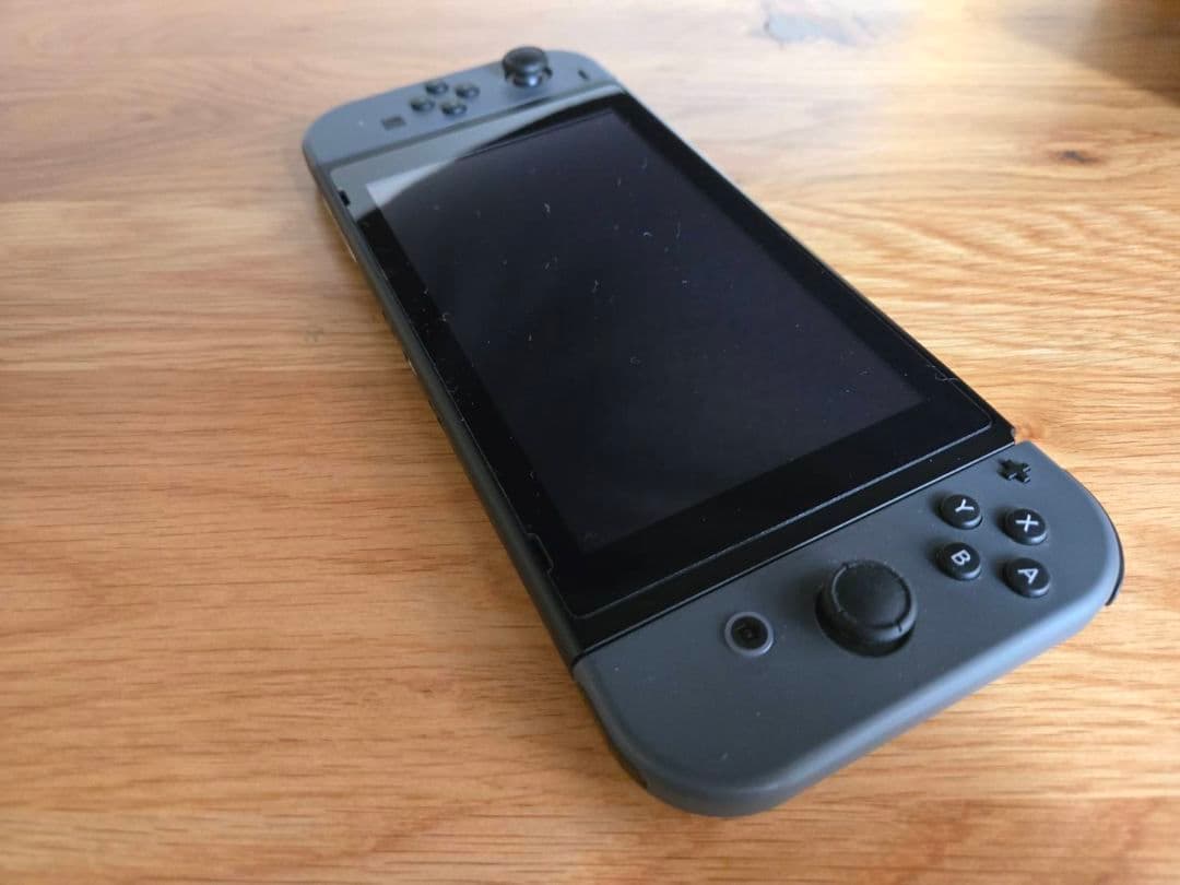 Nintendo Switch 本体(Joy-Conグレー) セミハードケース付