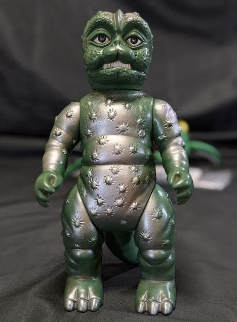 ミニラ（ブルマァク復刻）＆カマキラス（マルサン）ソフビフィギュア２体セット＋１