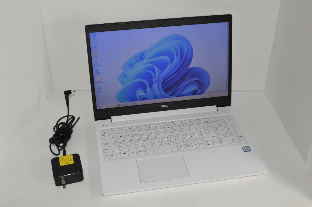 ホワイトLAVIE第8世代Corei7/20G/SSD1TB/BD再生