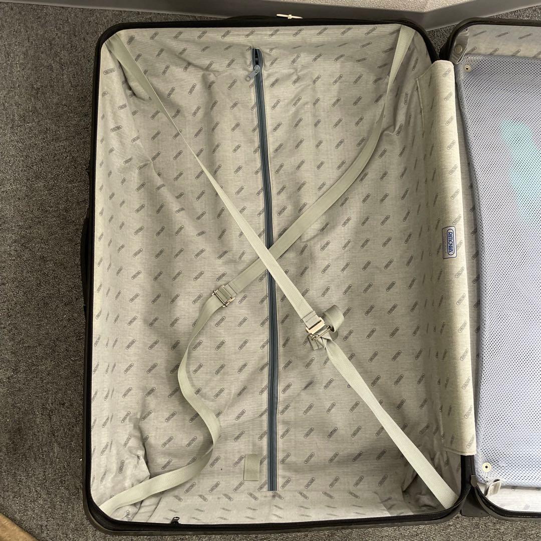 RIMOWA リモワ ブラック スーツケース 851.77