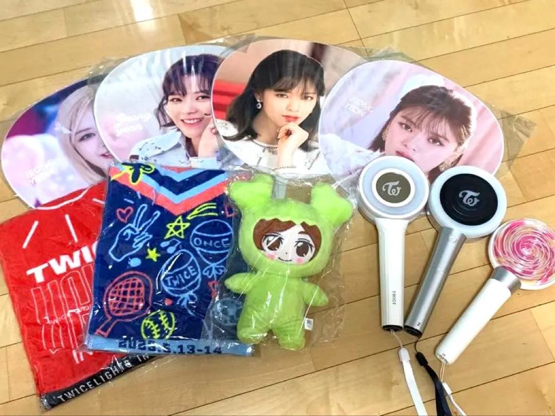JEONG YEON TWICE グッズ 歴代ペンライト付き(単品売り可能)