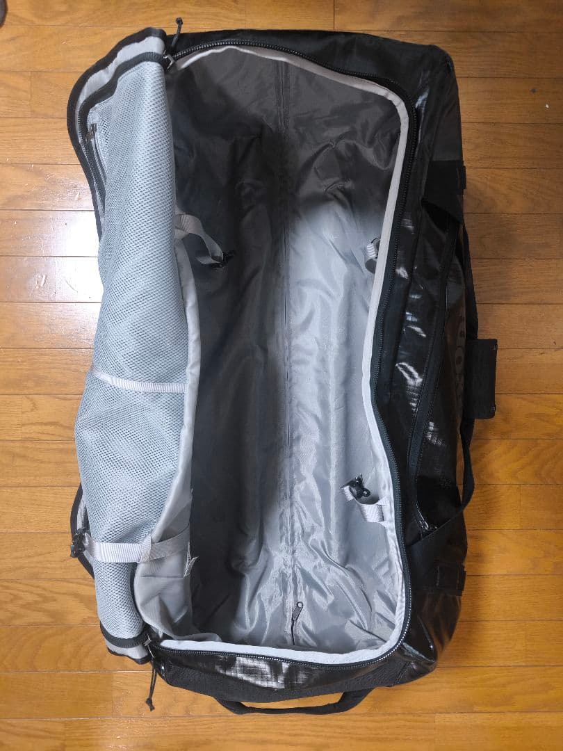Patagoniaブラックホール·ウィールド·ダッフル １００ＬBLK