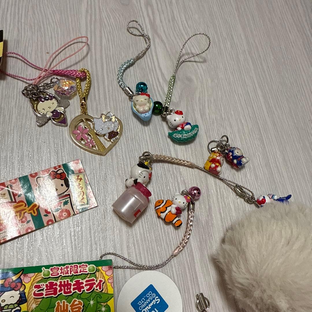ハローキティ　ご当地　ねつけ　ストラップ　セット　サンリオ